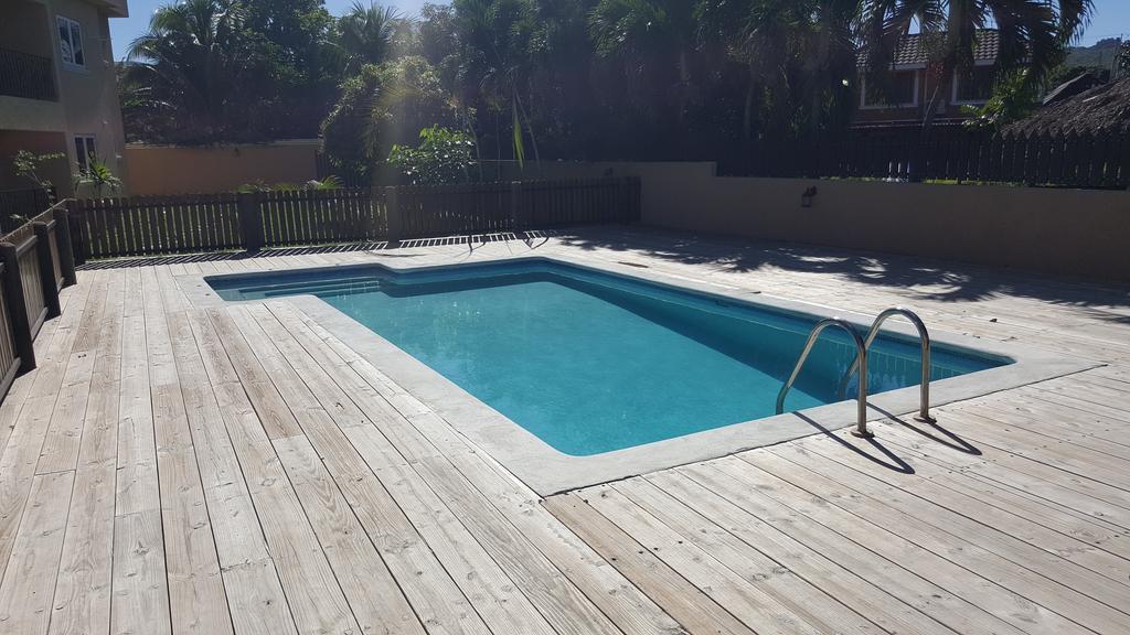 Apt 12, Executive Suites Ja - Palms Enfield Dış mekan fotoğraf