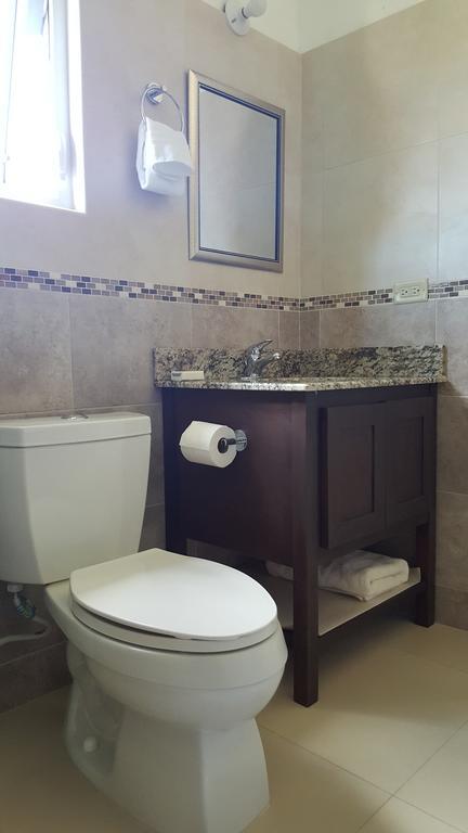 Apt 12, Executive Suites Ja - Palms Enfield Dış mekan fotoğraf