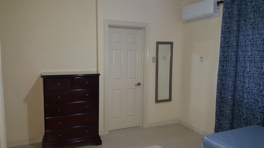 Apt 12, Executive Suites Ja - Palms Enfield Dış mekan fotoğraf