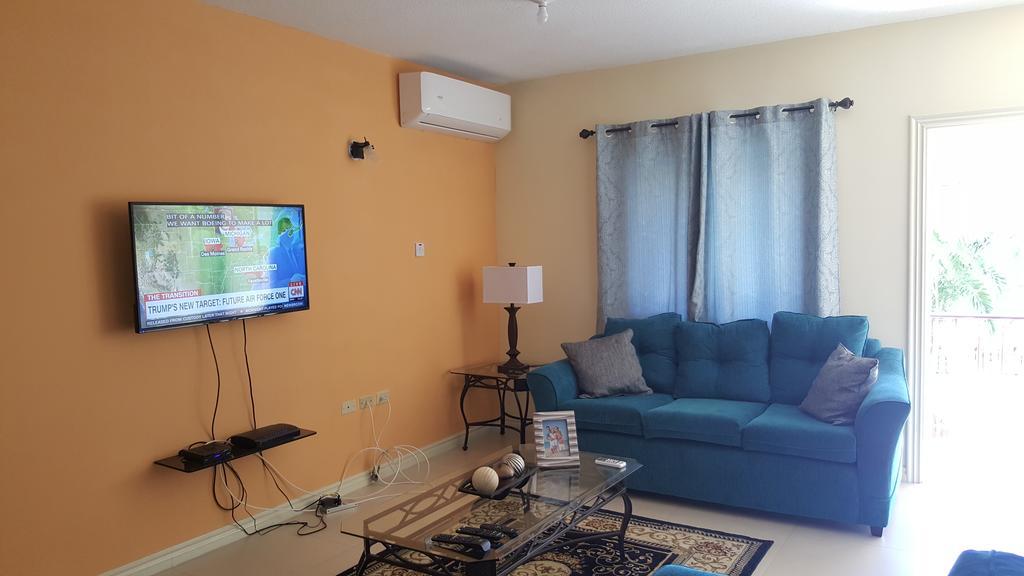 Apt 12, Executive Suites Ja - Palms Enfield Dış mekan fotoğraf