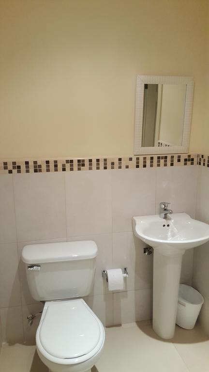 Apt 12, Executive Suites Ja - Palms Enfield Dış mekan fotoğraf