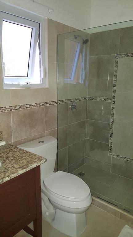 Apt 12, Executive Suites Ja - Palms Enfield Dış mekan fotoğraf