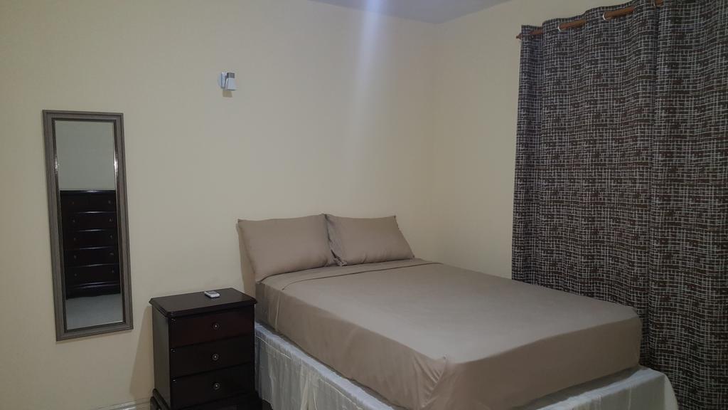 Apt 12, Executive Suites Ja - Palms Enfield Dış mekan fotoğraf