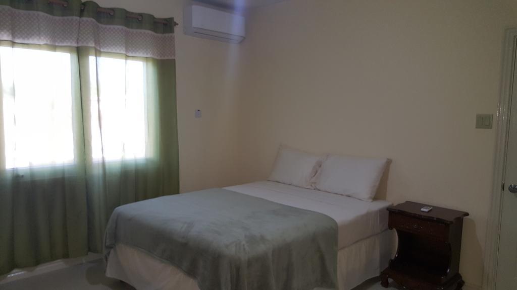Apt 12, Executive Suites Ja - Palms Enfield Dış mekan fotoğraf