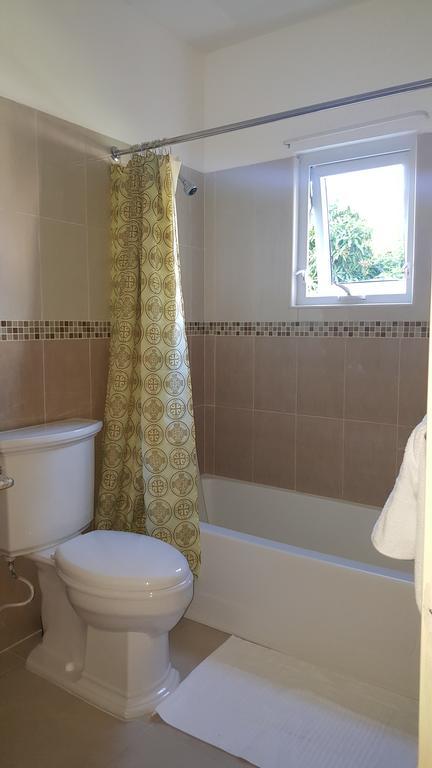 Apt 12, Executive Suites Ja - Palms Enfield Dış mekan fotoğraf