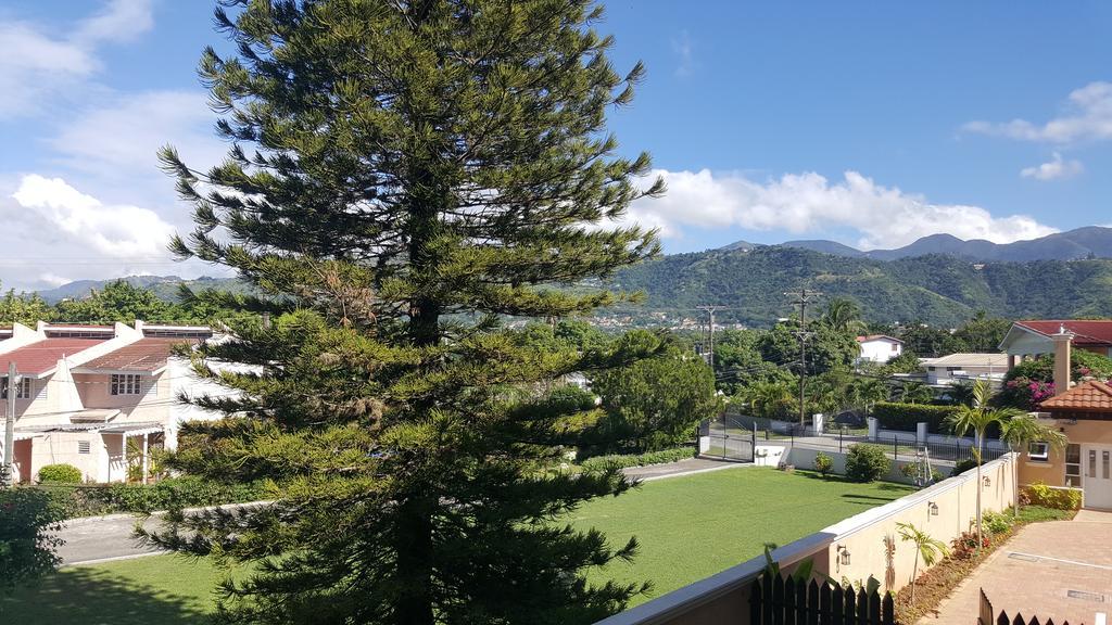 Apt 12, Executive Suites Ja - Palms Enfield Dış mekan fotoğraf